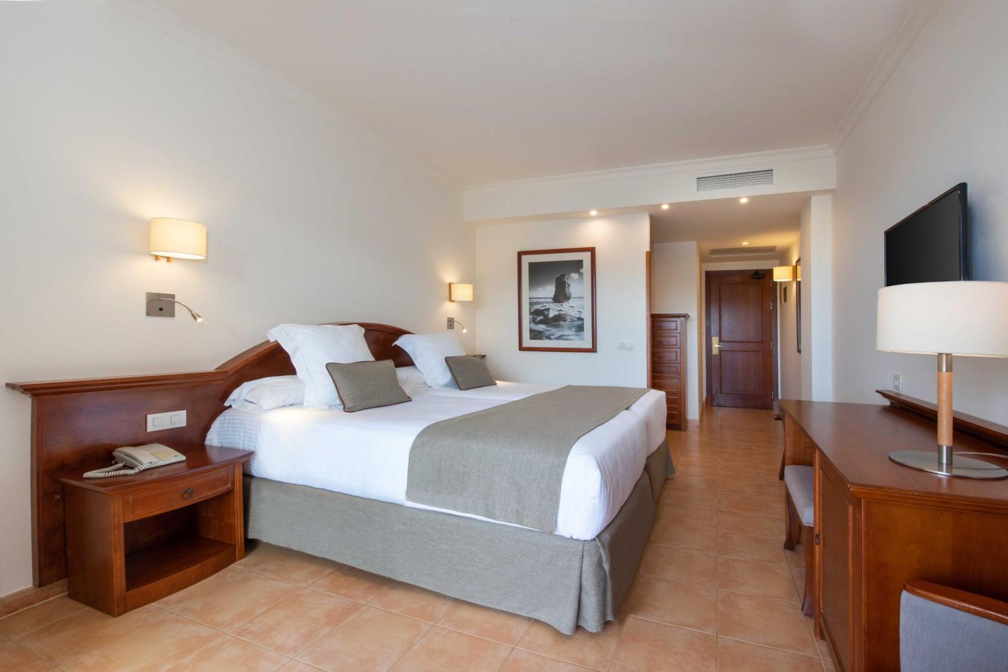Valentin Sancti Petri Hotel Chiclana de la Frontera Exterior photo